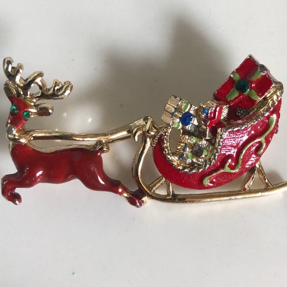Vintage Reindeer Sleigh Pin; Perfect Condition